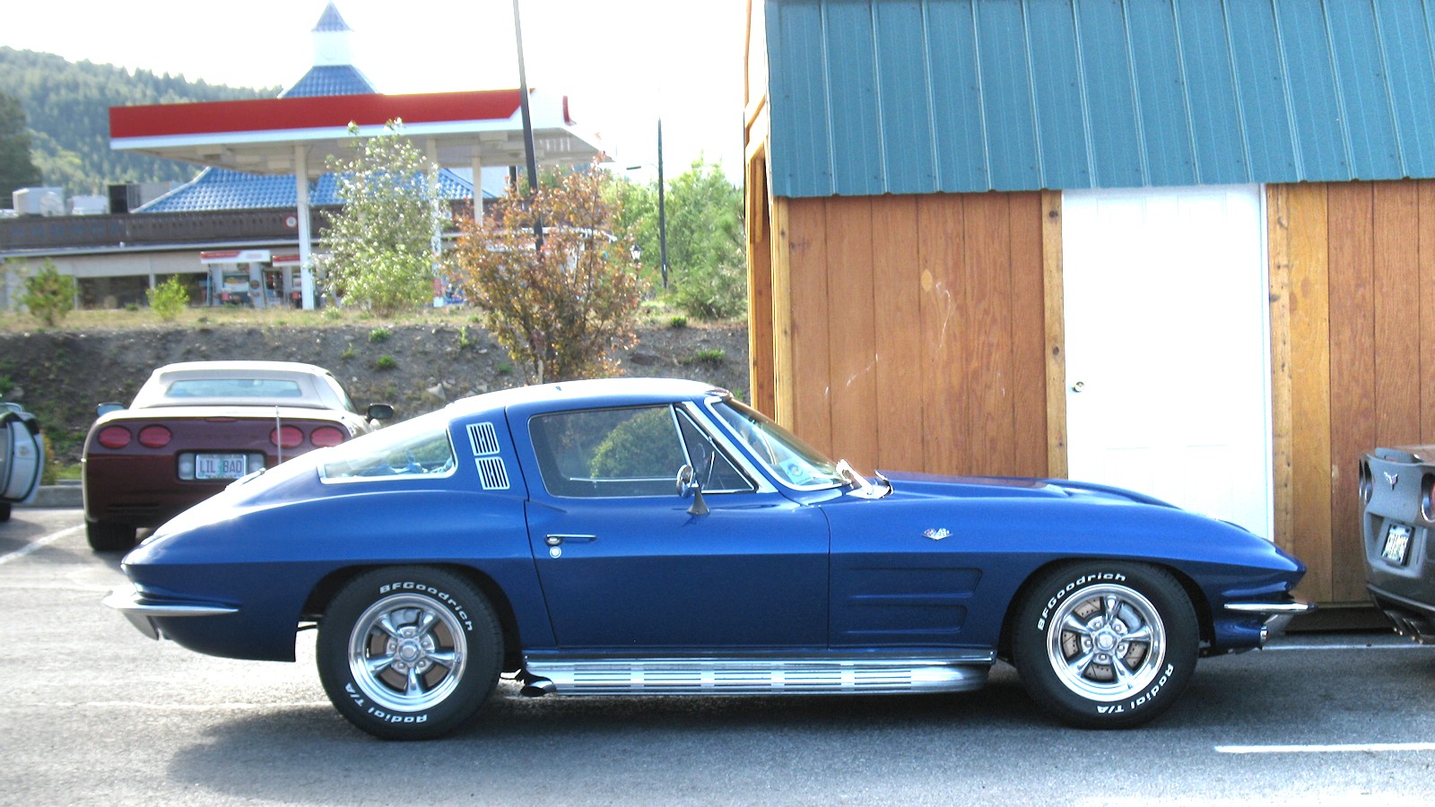 Corvette Generations/C2/C2 1963 Blue Custom wheels.JPG